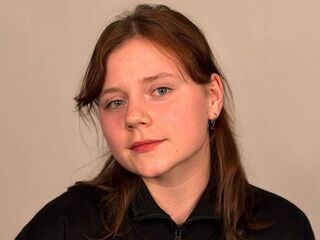 naked camgirl masturbating with dildo TonaBurgard