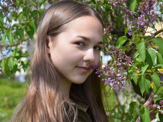 girl webcam show TristaArron