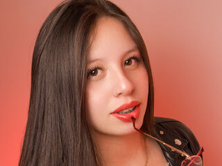 camslut fingering shaved pussy ValeryKind