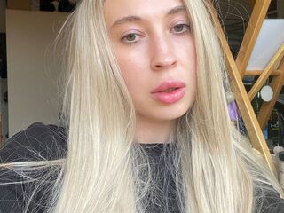 camslut fingering pussy VioletteCross