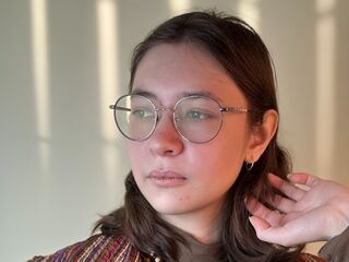 camwhore fingering shaved pussy WhitneyEarlgy