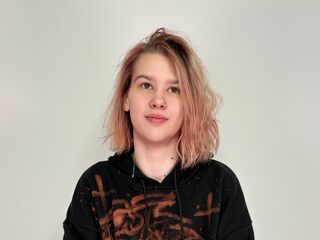 fingering camslut WillaBurrington