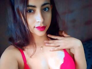 hot strip tease web cam YessicaOrtiz