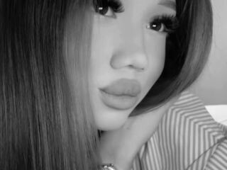 live chatroom ZellaRessler