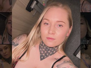 GreenEyesBlonde